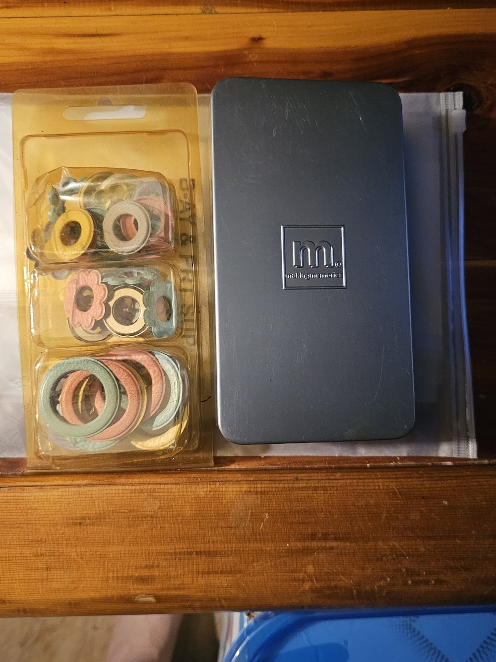 Martha Stewart Metallic Craft Tin with Pastel Washi Rings(125)